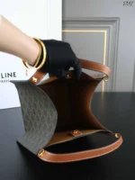 CELINE 水筒バック ケース付き 16*21cm - 画像 (11)