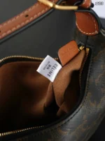 CELINE TEEN CELINE LULU 肩掛けバック ケース付き 22*15cm - 画像 (17)