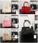 MIU MIU 肩掛けバック 20*15cm