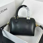 CELINE ショルダーバック ケース付き 20*7*14cm - 画像 (9)