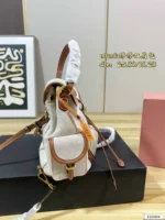 MIUMIU リュック ケース付き 25*30cm 18*23cm - 画像 (10)