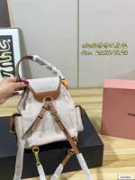 MIUMIU リュック ケース付き 25*30cm 18*23cm - 画像 (11)