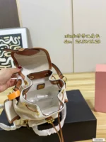 MIUMIU リュック ケース付き 25*30cm 18*23cm - 画像 (15)
