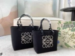 LOEWE anagram tote 刺繡 トートバッグ ケース付き 23*22cm 27*25cm - 画像 (4)