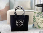 LOEWE anagram tote 刺繡 トートバッグ ケース付き 23*22cm 27*25cm - 画像 (14)