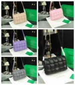BV ショルダーバッグ ケース付き 26*18cm - 画像 (4)
